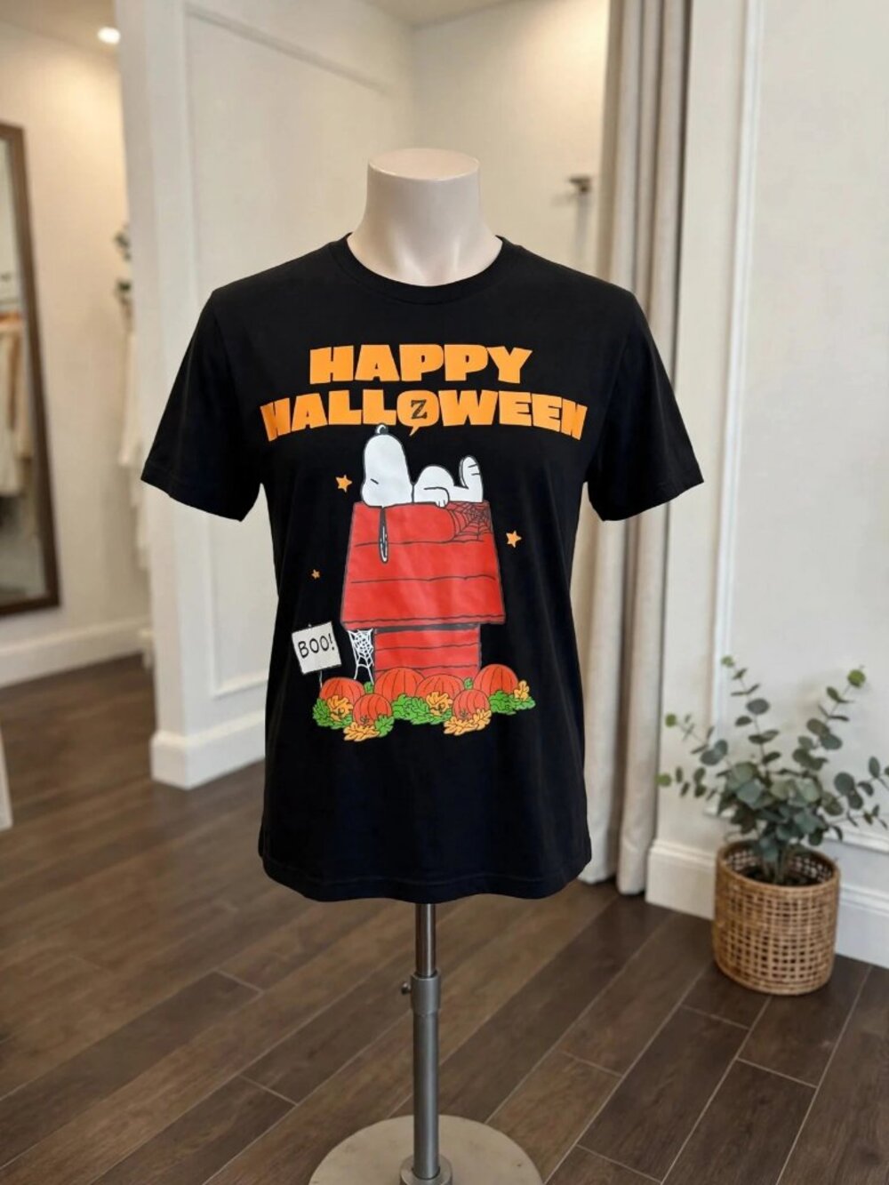 Peanuts Snoopy Happy Halloween Black T-Shirt Large - Picture 1 of 5